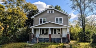 2372 Linden Ave 2372 Linden Ave Photo Gallery 1