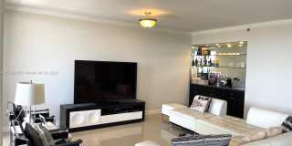 2000 Island Blvd 2000 Island Blvd Photo Gallery 1