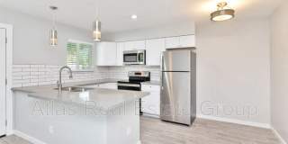 2122-2124 W. Augusta Ave. 2122-2124 W. Augusta Ave. Photo Gallery 1