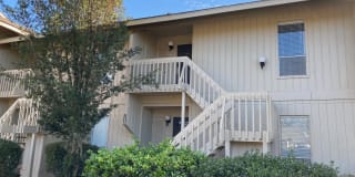 2055 Seacliff Dr N 2055 Seacliff Dr N Photo Gallery 1