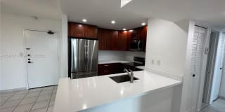 9682 Fontainebleau Blvd 9682 Fontainebleau Blvd Photo Gallery 1