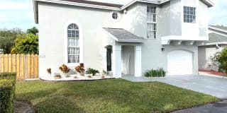 10025 NW 51st Ter 10025 NW 51st Ter Photo Gallery 1