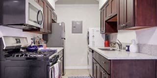 296 N Oakland 296 N Oakland Photo Gallery 1