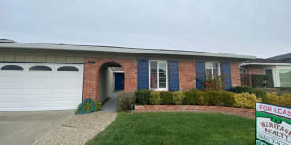 323 Pompano Circle 323 Pompano Circle Photo Gallery 1