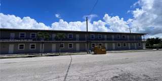 354 W Rardin Ave 354 W Rardin Ave Photo Gallery 1