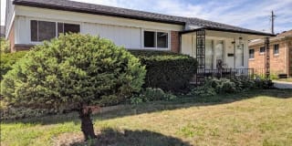 1111 N Kenwood Avenue 1111 N Kenwood Avenue Photo Gallery 1