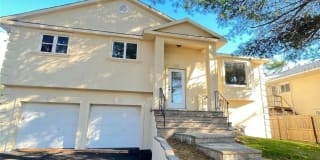 8 Woodmere Boulevard 8 Woodmere Boulevard Photo Gallery 1