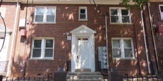 2210 NICHOLSON STREET SE 2210 NICHOLSON STREET SE Photo Gallery 1
