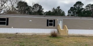 111 Twin Lakes Drive 111 Twin Lakes Drive Photo Gallery 1