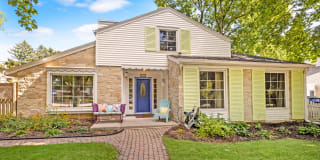 6588 N River Rd 6588 N River Rd Photo Gallery 1