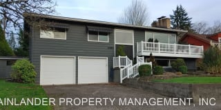 1380 SW DELLWOOD AVE 1380 SW DELLWOOD AVE Photo Gallery 1