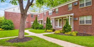 96 Lakeview Ave 96 Lakeview Ave Photo Gallery 1