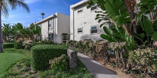 Sea Breeze Beach Apartments Sea Breeze Beach Apartments Photo Gallery 1