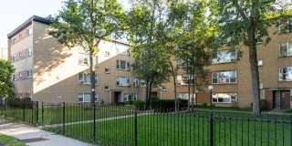 6141 North Seeley Avenue 6141 North Seeley Avenue Photo Gallery 1