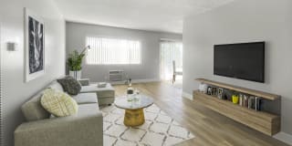 The Summit at La Crescenta The Summit at La Crescenta Photo Gallery 1