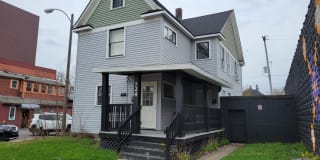 724 Michigan Street Northeast 724 Michigan Street Northeast Photo Gallery 1