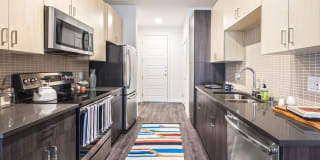AMLI Wallingford AMLI Wallingford Photo Gallery 1