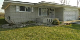 2752 Berkshire Dr 2752 Berkshire Dr Photo Gallery 1