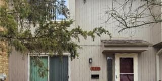 637 W OAKBROOK 637 W OAKBROOK Photo Gallery 1