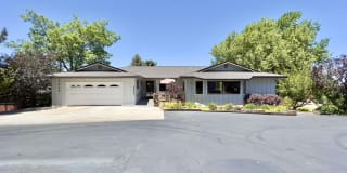 3445 W Plumb 3445 W Plumb Photo Gallery 1
