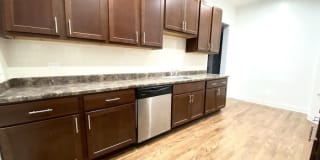 906 West Montrose Avenue 906 West Montrose Avenue Photo Gallery 1