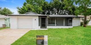 7207 Sandalwood Drive 7207 Sandalwood Drive Photo Gallery 1