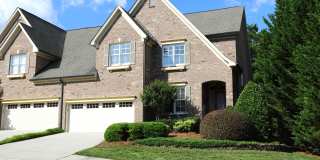 18 Linden Ln 18 Linden Ln Photo Gallery 1