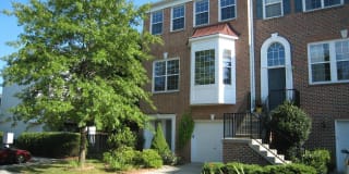 22478 Maison Carree Square 22478 Maison Carree Square Photo Gallery 1