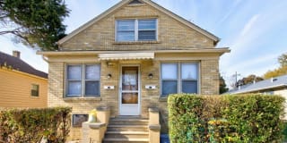 1115 N Hickory St #1 1115 N Hickory St #1 Photo Gallery 1