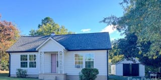 16524 Old Statesville Road 16524 Old Statesville Road Photo Gallery 1