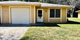 806 NE Banner Dr 806 NE Banner Dr Photo Gallery 1