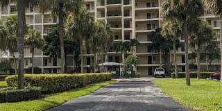 3050 N Palm Aire Dr 3050 N Palm Aire Dr Photo Gallery 1
