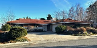 145 W. Greenview Dr. 145 W. Greenview Dr. Photo Gallery 1