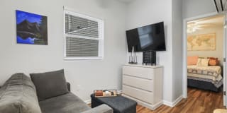 308 1/2 Mccabe Avenue 308 1/2 Mccabe Avenue Photo Gallery 1