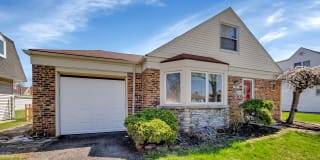 10215 S Kildare Avenue 10215 S Kildare Avenue Photo Gallery 1