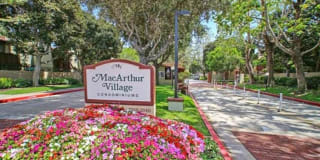 1040 W MacArthur Blvd. #45 1040 W MacArthur Blvd. #45 Photo Gallery 1
