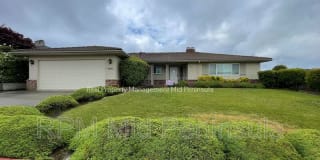 2261 Longview Drive 2261 Longview Drive Photo Gallery 1