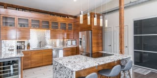 Modern 5 Bedroom loft 2 Blocks from Mayo Clinic Modern 5 Bedroom loft 2 Blocks from Mayo Clinic Photo Gallery 1