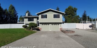 9823 62nd St Ct W 9823 62nd St Ct W Photo Gallery 1