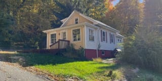 8 Squirrelwood Rd 8 Squirrelwood Rd Photo Gallery 1