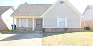 7098 Hampton Drive 7098 Hampton Drive Photo Gallery 1