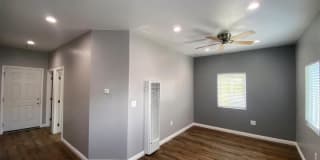 2525 East 10th Street 2525 East 10th Street Photo Gallery 1