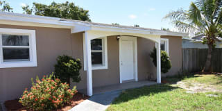 714 SE 3rd Street 714 SE 3rd Street Photo Gallery 1