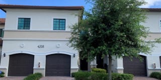 4208 North Dixie Highway 4208 North Dixie Highway Photo Gallery 1
