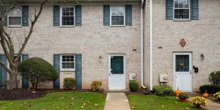 98 HAMPSTEAD DRIVE 98 HAMPSTEAD DRIVE Photo Gallery 1