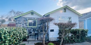 824 6th St SE 824 6th St SE Photo Gallery 1