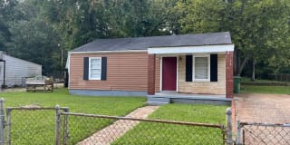 1019 Fairway Dr 1019 Fairway Dr Photo Gallery 1