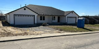 295 Kellner Ave 295 Kellner Ave Photo Gallery 1