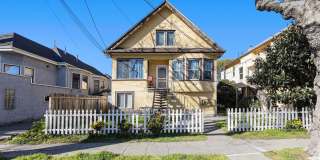 935 Central Ave #B - 3 bedroom / 1.5 bathroom 935 Central Ave #B - 3 bedroom / 1.5 bathroom Photo Gallery 1