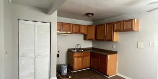 1400 E 35th Pl. 1400 E 35th Pl. Photo Gallery 1